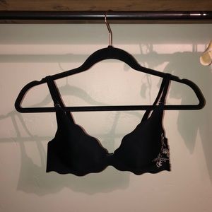 Victoria’s Secret very sexy black push up bra